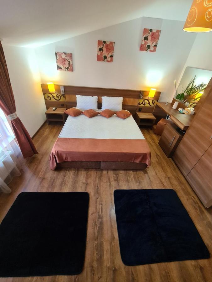 Garsoniera Privata Bed and Breakfast Bukarest Exteriör bild