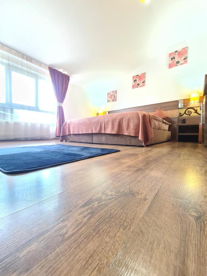 Garsoniera Privata Bed and Breakfast Bukarest Exteriör bild