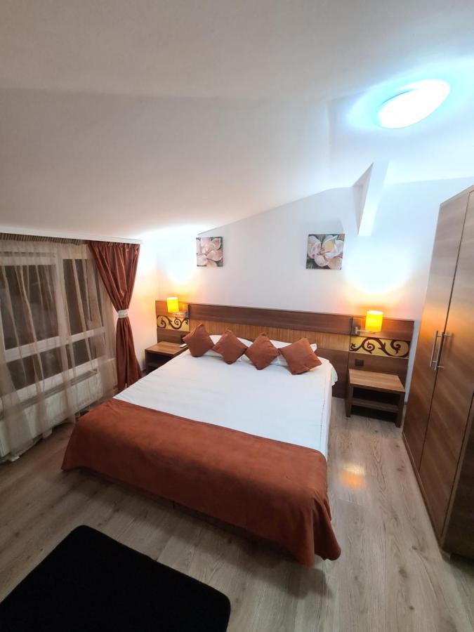 Garsoniera Privata Bed and Breakfast Bukarest Exteriör bild
